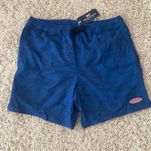 NWT vineyard vines 7 in printed chappy swim trunks Mens size M.